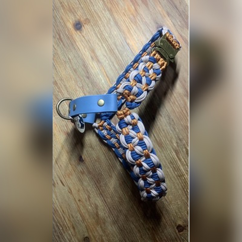 Harnais T à plat&nbsp;: sangle fine avec languette de cuir vegan